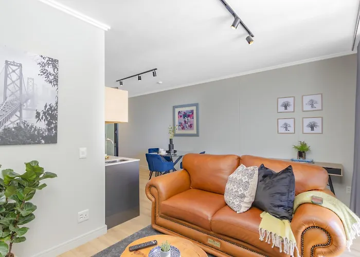 Exclusive Apartment, Ellipse