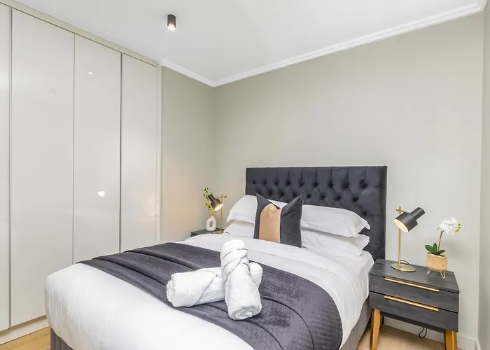Exclusive Apartment, Ellipse
